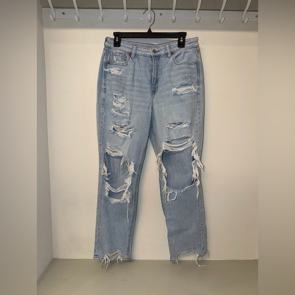 American Eagle Distressed Straight Leg Mom Jeans